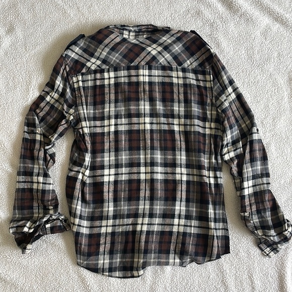 All-Son large flannel button down shirt. It is white, black, gray, and brown. - Picture 4 of 4